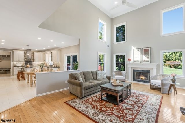 39 Briarwood Drive East, Warren Twp., NJ 07059