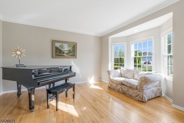 39 Briarwood Drive East, Warren Twp., NJ 07059