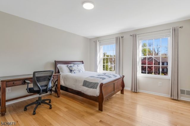 39 Briarwood Drive East, Warren Twp., NJ 07059