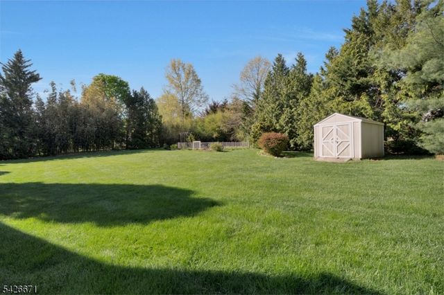 39 Briarwood Drive East, Warren Twp., NJ 07059