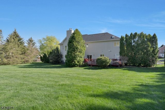 39 Briarwood Drive East, Warren Twp., NJ 07059