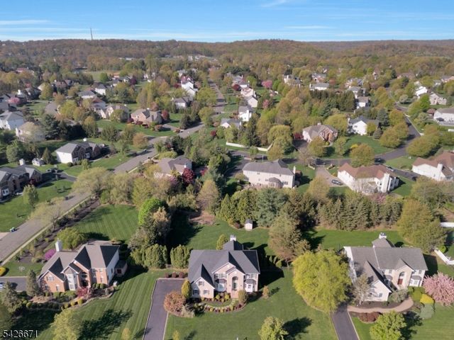 39 Briarwood Drive East, Warren Twp., NJ 07059