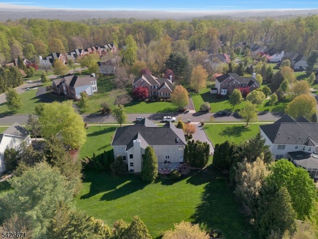 39 Briarwood Drive East, Warren Twp., NJ 07059