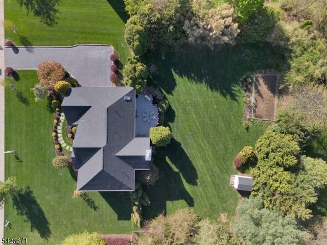 39 Briarwood Drive East, Warren Twp., NJ 07059