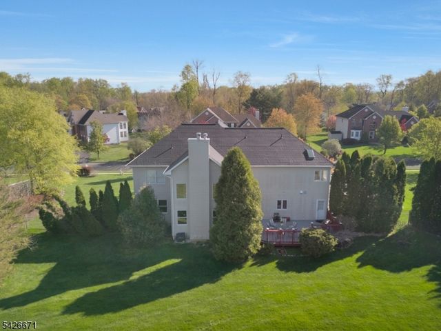 39 Briarwood Drive East, Warren Twp., NJ 07059