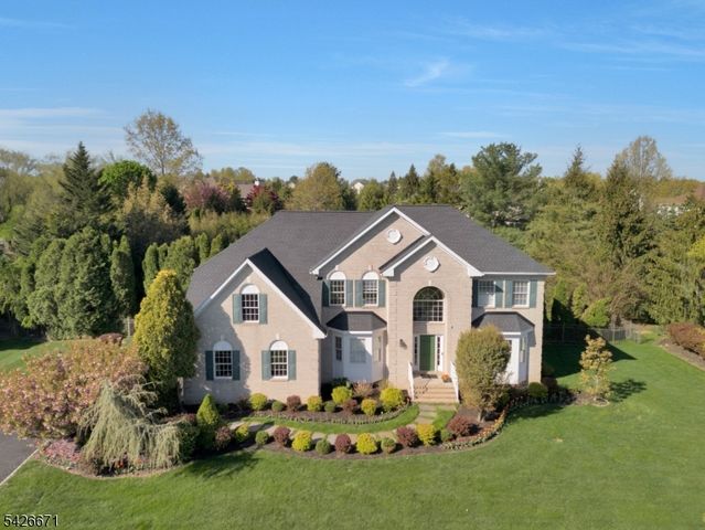 39 Briarwood Drive East, Warren Twp., NJ 07059
