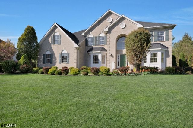 39 Briarwood Drive East, Warren Twp., NJ 07059