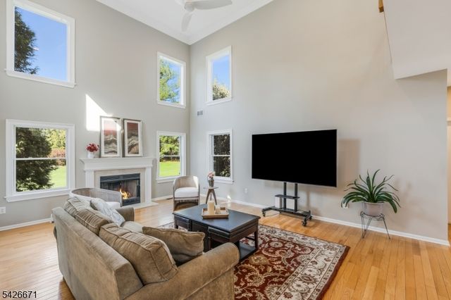 39 Briarwood Drive East, Warren Twp., NJ 07059