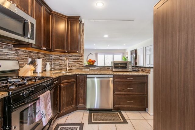 41 Gettysburg Way, Lincoln Park Boro, NJ 07035