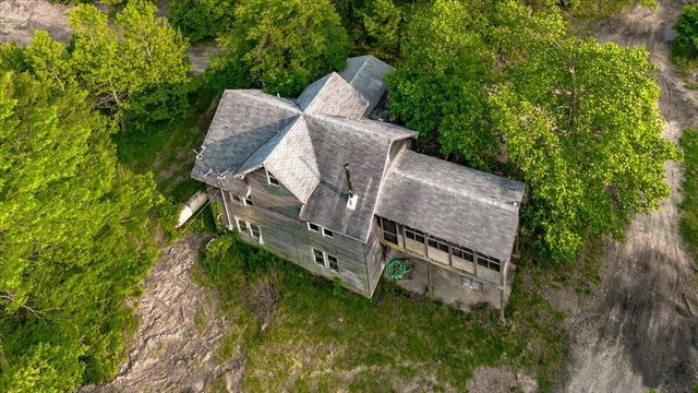 19750 S Lakeside Road, New Buffalo, MI 49117