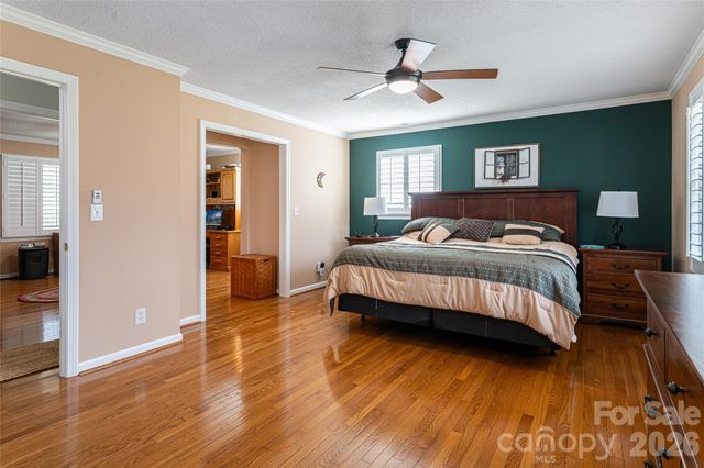 774 Crooked Creek Road, Hendersonville, NC 28739