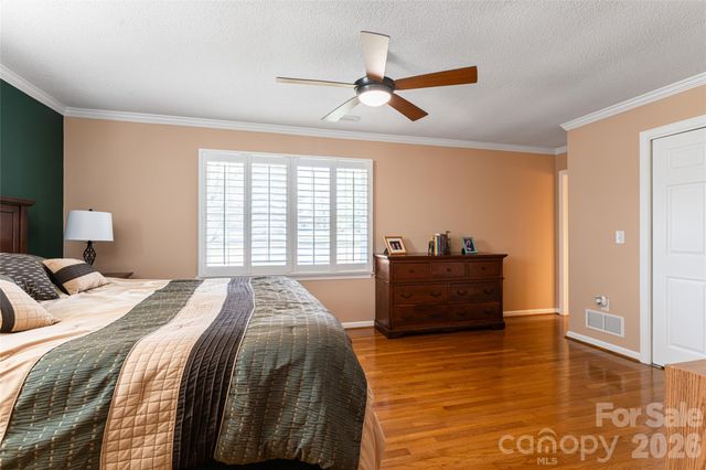 774 Crooked Creek Road, Hendersonville, NC 28739