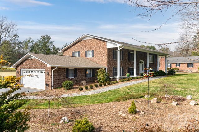 774 Crooked Creek Road, Hendersonville, NC 28739