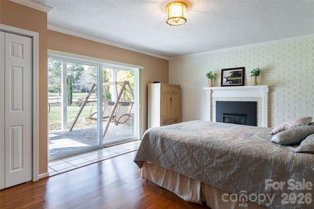 774 Crooked Creek Road, Hendersonville, NC 28739