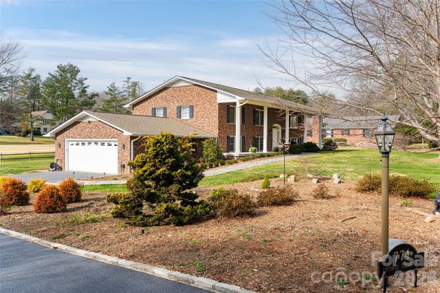 774 Crooked Creek Road, Hendersonville, NC 28739