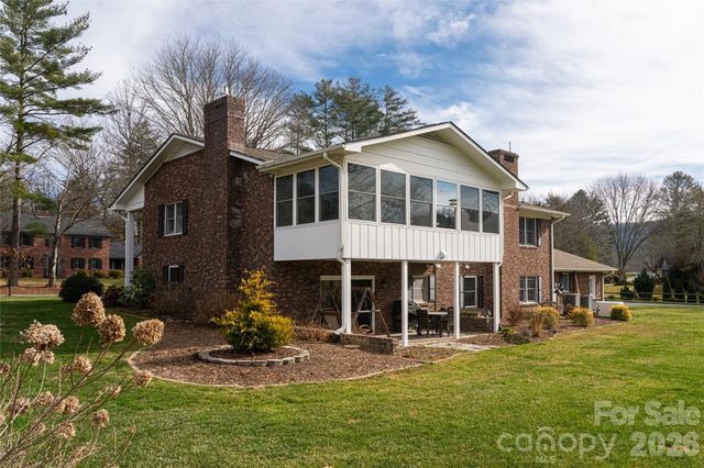 774 Crooked Creek Road, Hendersonville, NC 28739