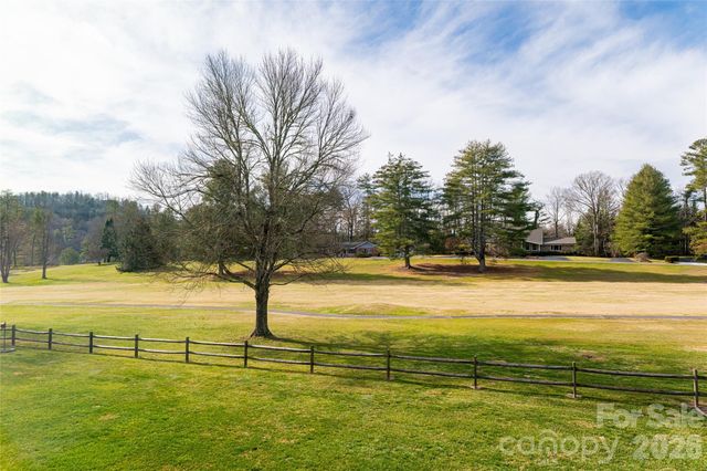 774 Crooked Creek Road, Hendersonville, NC 28739