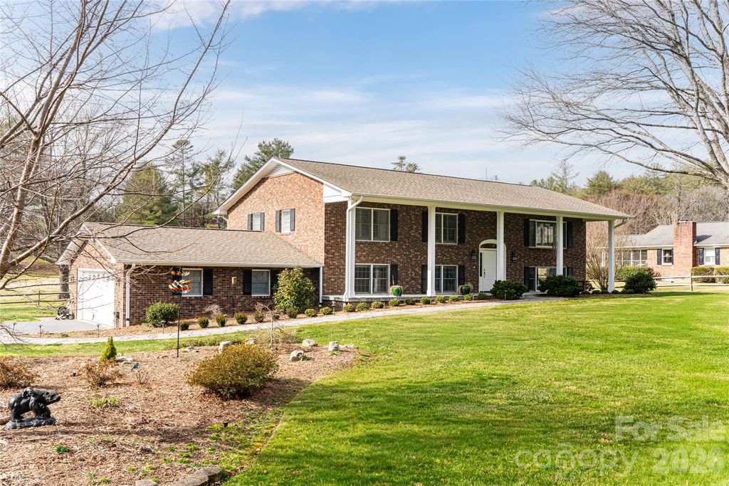 774 Crooked Creek Road, Hendersonville, NC 28739
