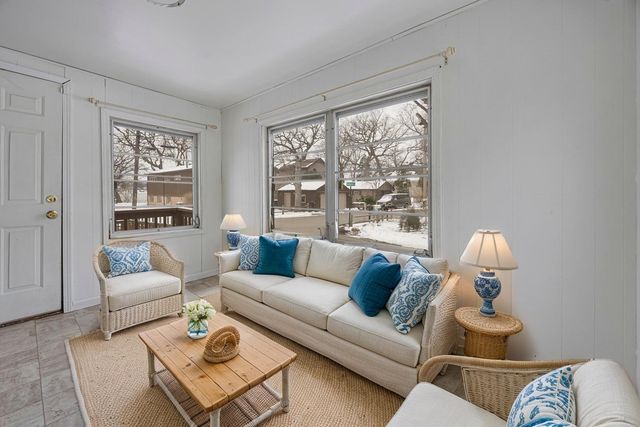 21770 W Lake Avenue, Round Lake, IL 60073