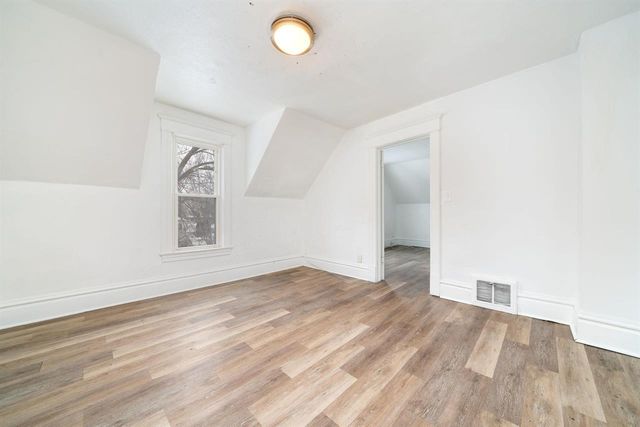 906 S 5th Street, Rockford, IL 61104