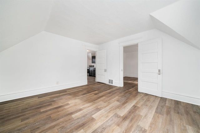 906 S 5th Street, Rockford, IL 61104