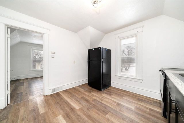 906 S 5th Street, Rockford, IL 61104