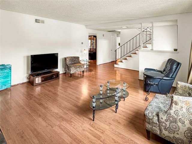 10415 Valley View Avenue, Whittier, CA 90604