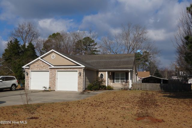 402 South Street B, Bayboro, NC 28515