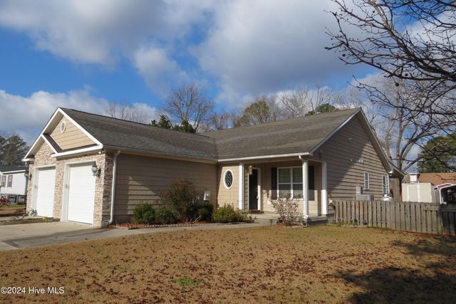 402 South Street B, Bayboro, NC 28515