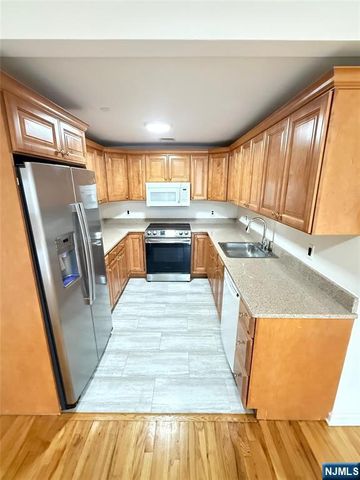 53 W Palisade Avenue 206 Duplex, Englewood, NJ 07631