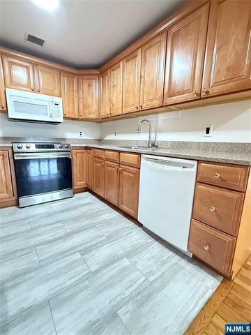 53 W Palisade Avenue 206 Duplex, Englewood, NJ 07631