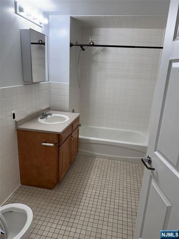 53 W Palisade Avenue 206 Duplex, Englewood, NJ 07631