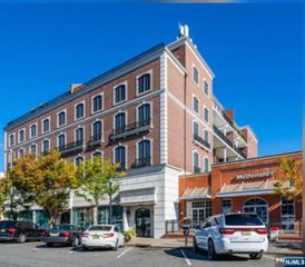 53 W Palisade Avenue 206 Duplex, Englewood, NJ 07631