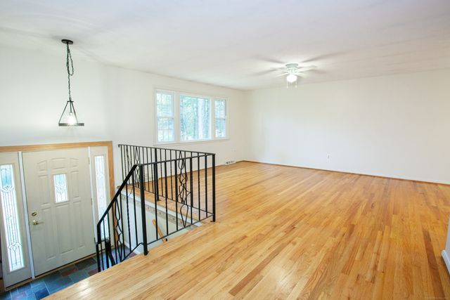 51 Pine Glen Road, Simsbury, CT 06070