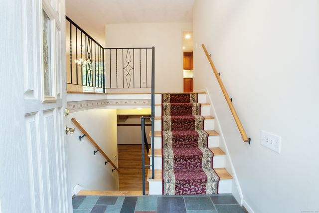 51 Pine Glen Road, Simsbury, CT 06070