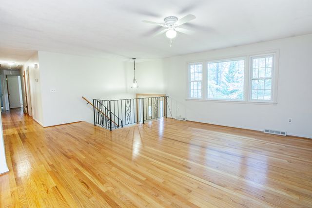 51 Pine Glen Road, Simsbury, CT 06070