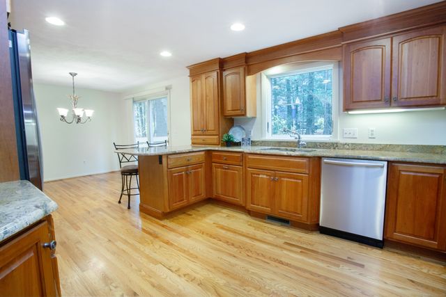 51 Pine Glen Road, Simsbury, CT 06070