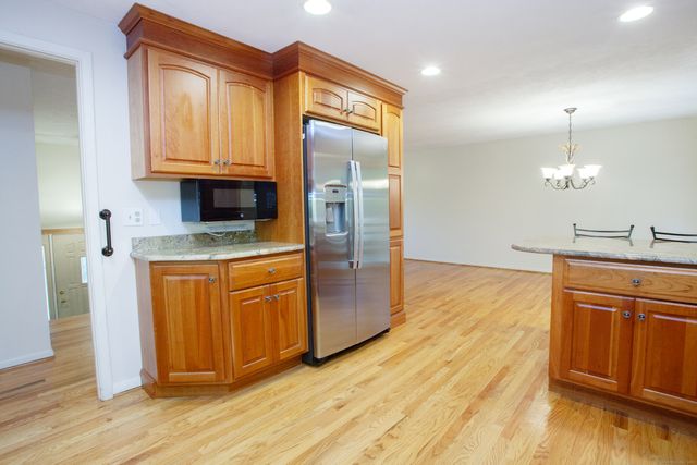 51 Pine Glen Road, Simsbury, CT 06070