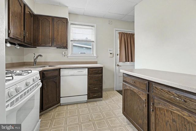 3 KIRK AVE, Ewing, NJ 08638
