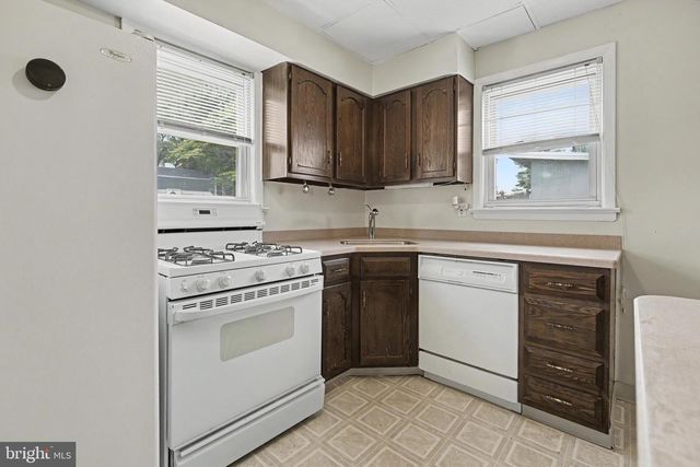 3 KIRK AVE, Ewing, NJ 08638