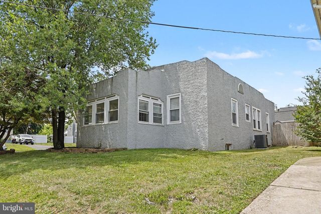 3 KIRK AVE, Ewing, NJ 08638