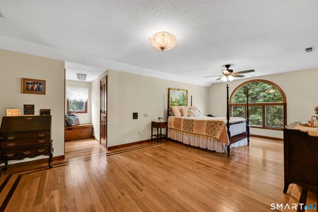 555 Davis Street, Watertown, CT 06779