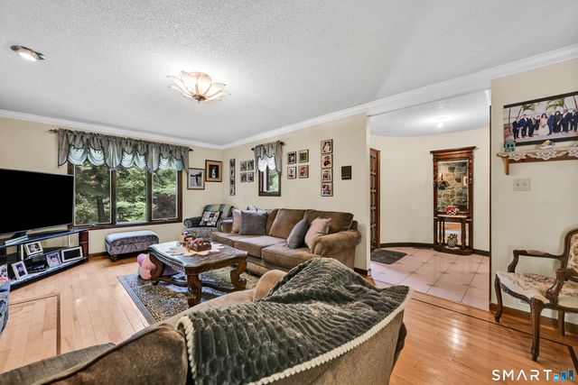 555 Davis Street, Watertown, CT 06779