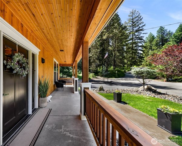 306 W Montana Avenue, Roslyn, WA 98941