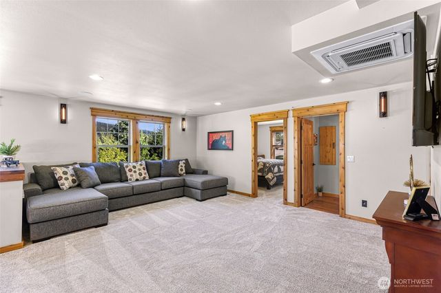 306 W Montana Avenue, Roslyn, WA 98941