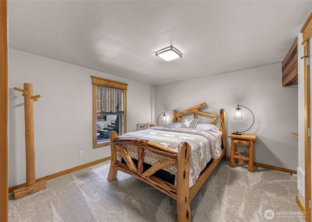 306 W Montana Avenue, Roslyn, WA 98941