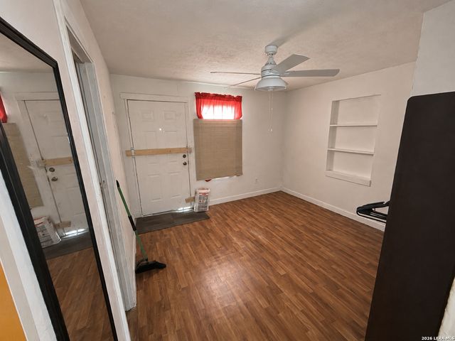 2613 Colima St, San Antonio, TX 78207