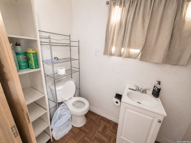 2613 Colima St, San Antonio, TX 78207
