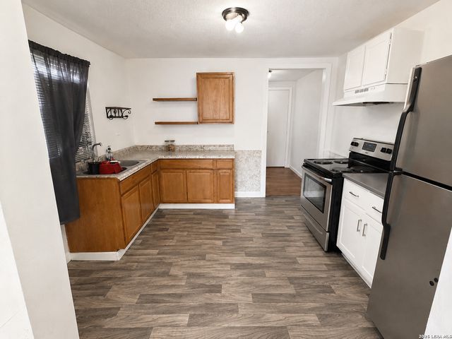 2613 Colima St, San Antonio, TX 78207