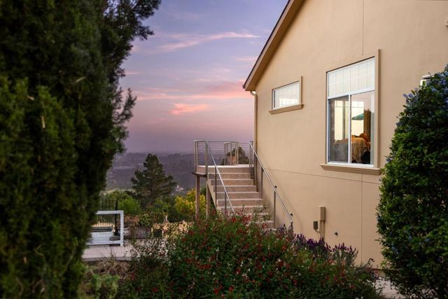 960 Smith Road, Watsonville, CA 95076